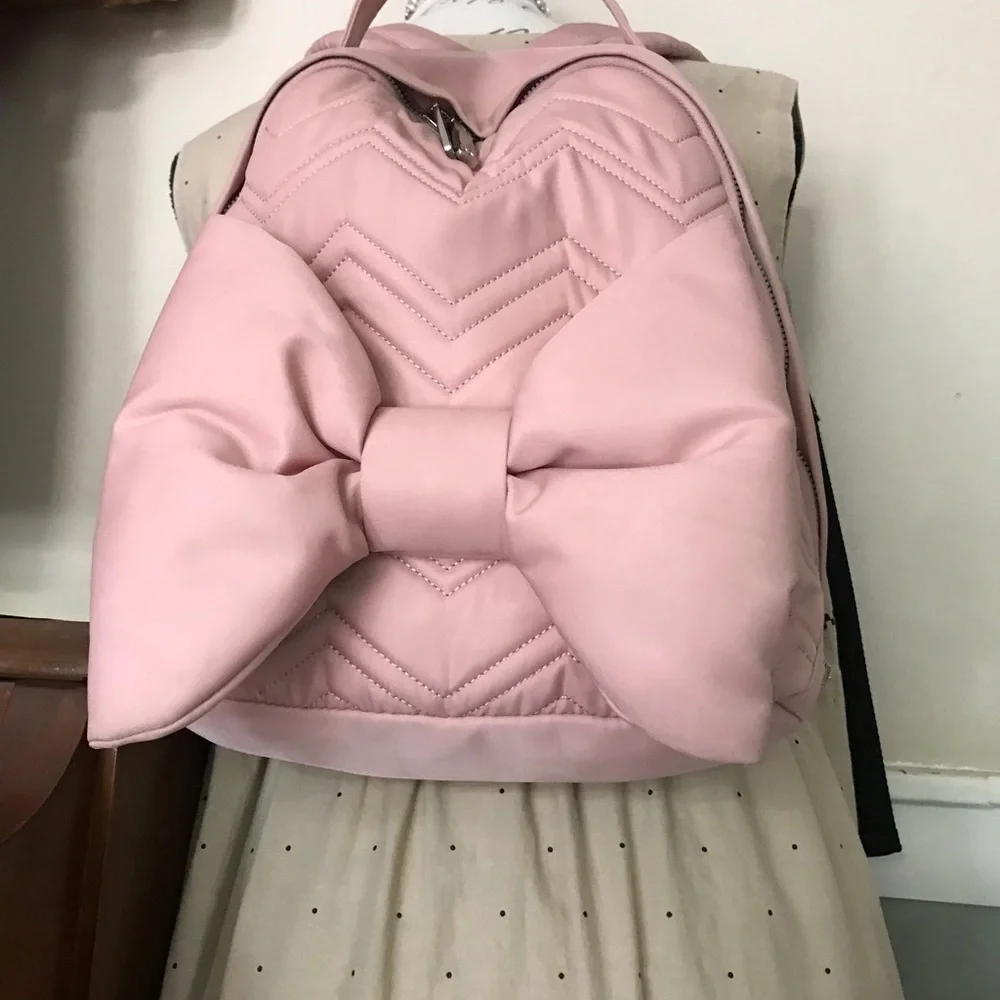 💋Betsy Johnson Pink Bow Backpack‼️FINAL SALE - Picture 2 of 10